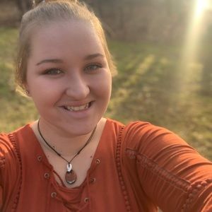 Meet your Posher, Bella